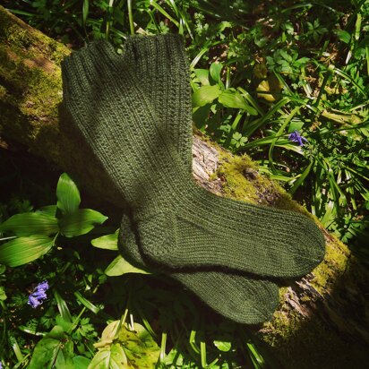 Crow Path Socks - knitting pattern