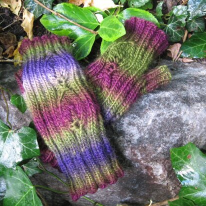 Hand Hugs, Fingerless Gloves - knitting pattern