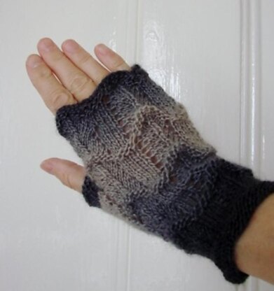 Lacy wavy fingerless mitts