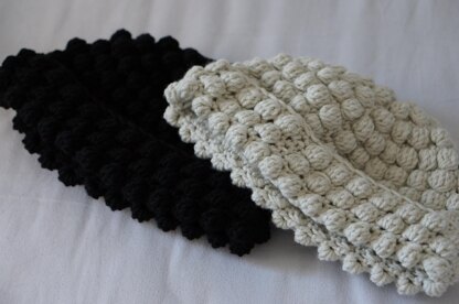 Bobble stitch short beanie