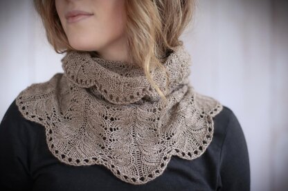 Loving Lace Cowl