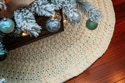 Wreath Tree Skirt