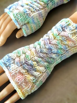 Easy Cable Knit Fingerless Gloves