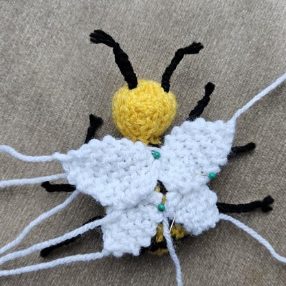 Knitted Bees