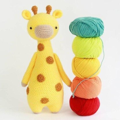 Giraffe with Spots Crochet Amigurumi Pattern