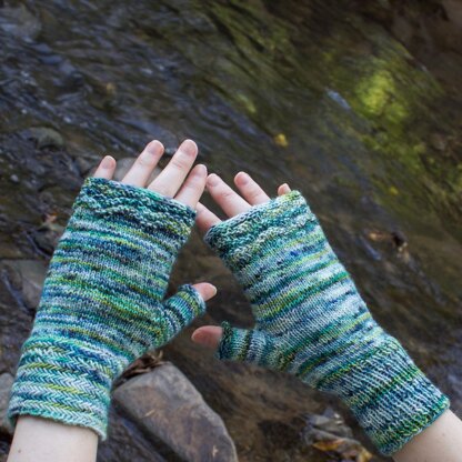 Along the Shores Fingerless Mitts