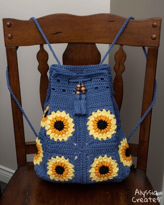 Just finished my crochet backpack 😊 : r/somethingimade