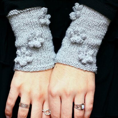 Glitzy Gloves - knitting pattern