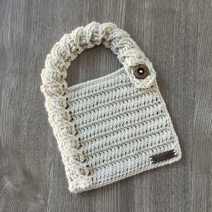 Cooper Cabled Bib