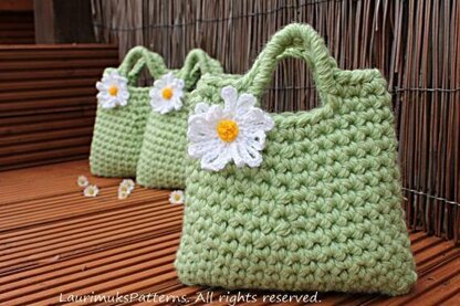 Girls daisy purse