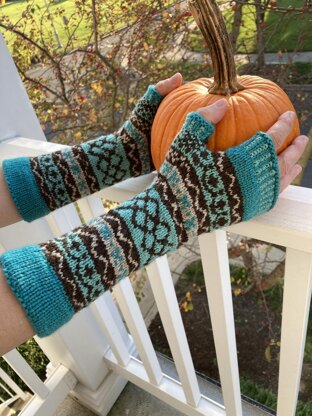 Milan Hill Fingerless Mitts