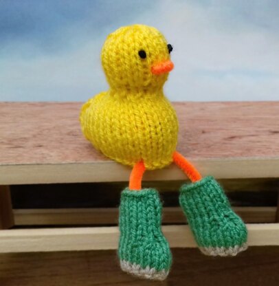 Puddle-Duckling Shelf Sitter - Creme Egg Cover