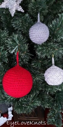 Lightweight Haylee Bauble Ornament