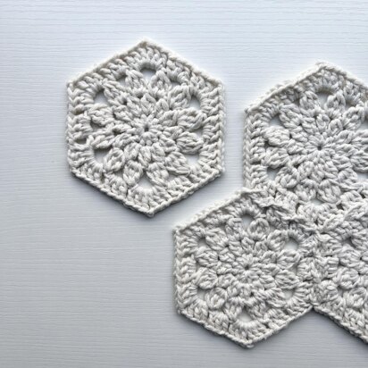 4 Round Flower Hexagon