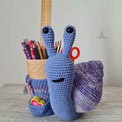 Sally the Snail Caddy - UK Terminology - Amigurumi