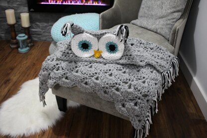 Bulky & Quick Hooded Owl Blanket