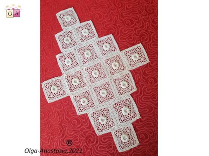 White openwork square runner