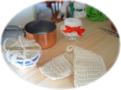 1:12th scale Oven gloves, jar cover & basin holder