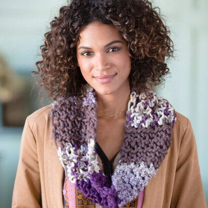 Uniquely You Renaissance Cowl in Red Heart Mixology Solids, Prints and Swirl - LW4911-5 - Downloadable PDF