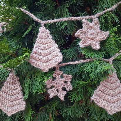 Christmas tree jute garland