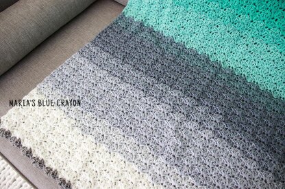 Super Bulky Crochet Blanket pattern by Maria's Blue Crayon