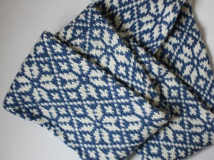 Snowflake infinity scarf