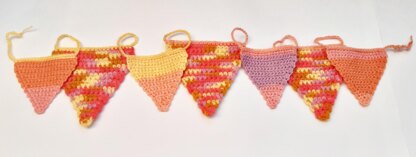 Super Simple Crochet Bunting