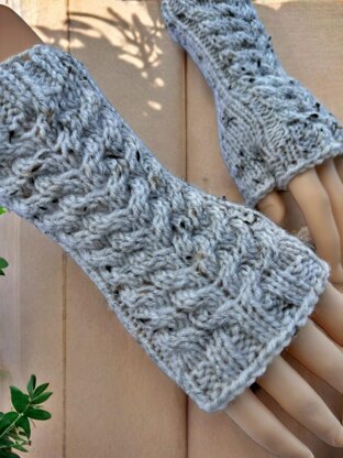 Easy Cable Knit Fingerless Gloves