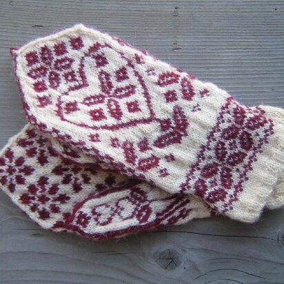 Floral Heart Mittens