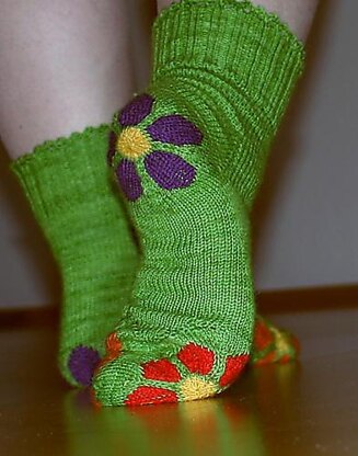 14 sock designs, Patterns in English
