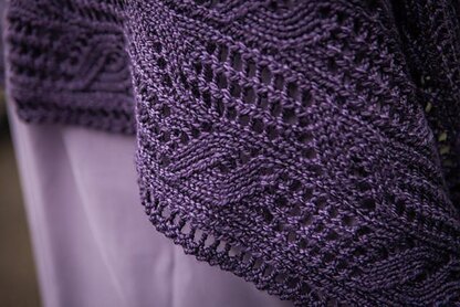 Trellis Vines Stole/Poncho