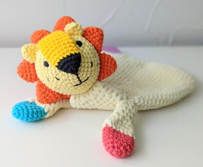 Cuddly Lion Comforter