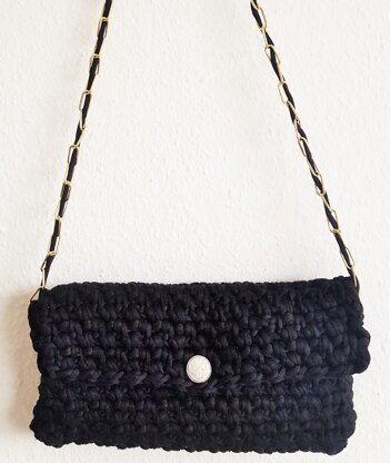 Crochet Shoulder Clutch