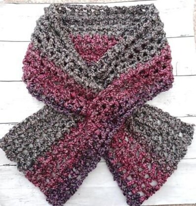 One Skein Keyhole Scarf