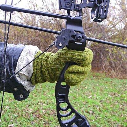Hunting Gloves - knitting pattern