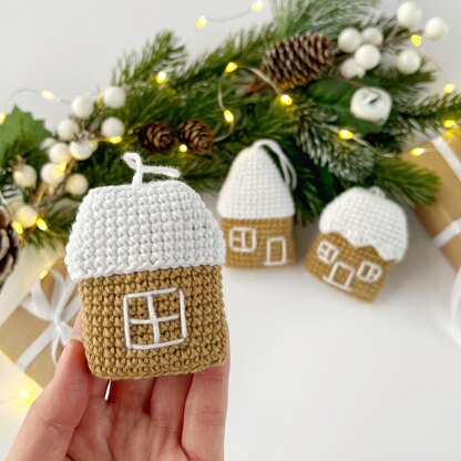 Christmas gingerbread house crochet ornament pattern Amigurumi