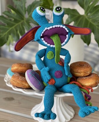 Dallas the Donut Monster Amigurumi