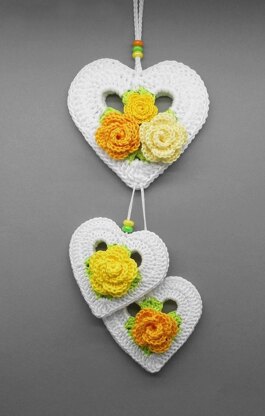 Heart hanging decoration & flower pot stick - easy from scraps of yarn