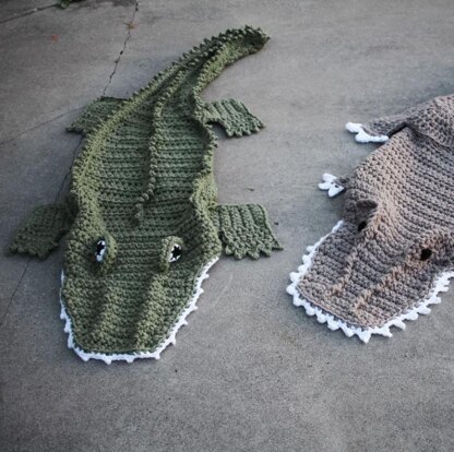 Bulky & Quick Alligator Blanket.