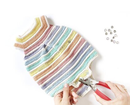 Size 1-3 months - CROCHET Rainbow Romper