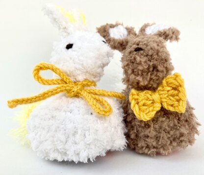 Easter bunny creme egg cover cosy