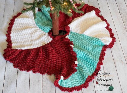 TriSquare Swirl Christmas Tree Skirt