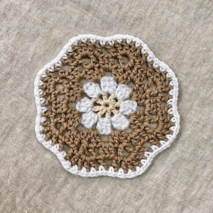 Cute Daisy Wavy Granny Coaster