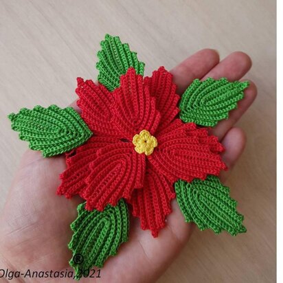 Poinsettia doily