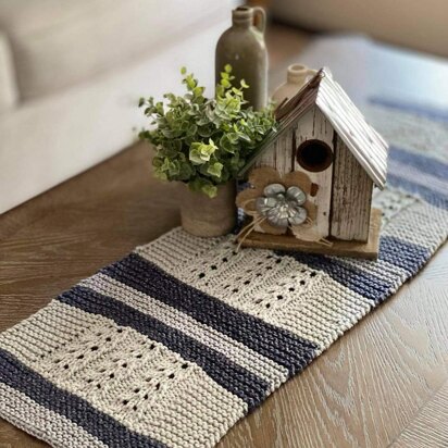 Double Eyelets Table Runner