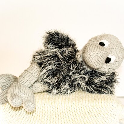 Oscar the Ostrich Chick - knitting pattern