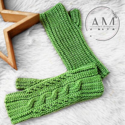 ALPINA cabled mittens