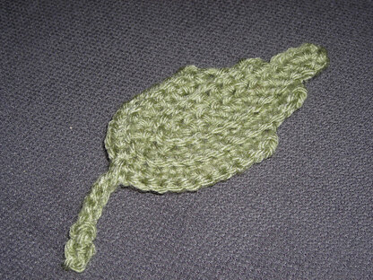 100 Flowers to Knit and Crochet