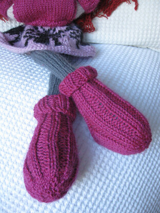 Arne and Carlos' Knitted Dolls with a Designer Wardrobe