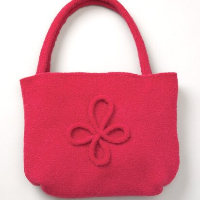 Felted Bag With Motif in Patons Classic Wool Worsted